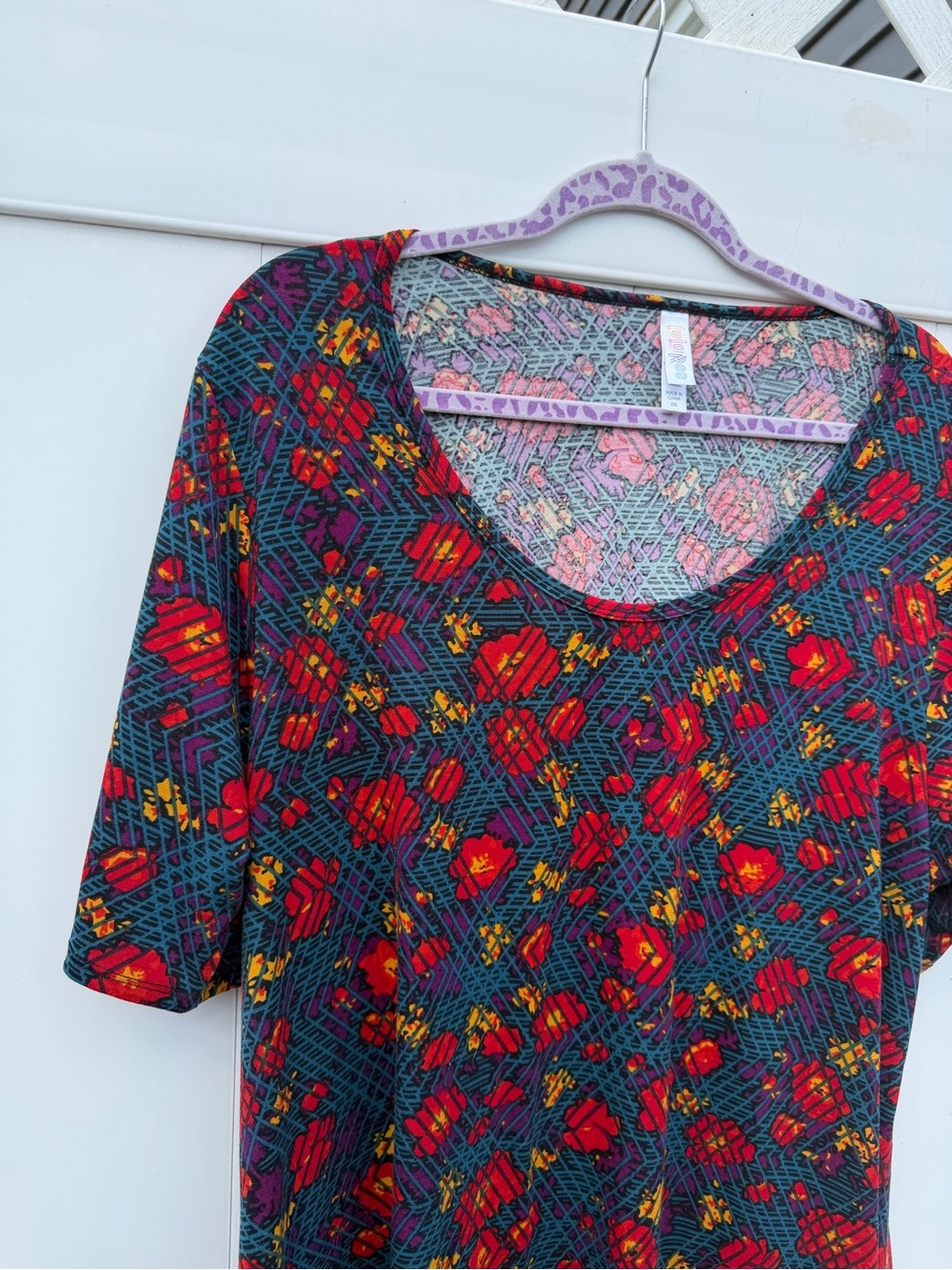LuLaRoe Short Sleeve Scoop Neck Tee in Teal with Red Floral Print